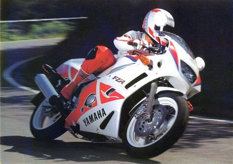 1990 Yamaha FZR600