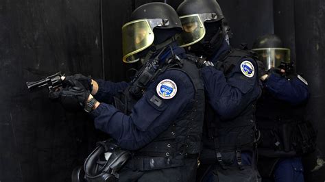 768x1024 resolution | SWAT suit uniform, military, GIGN, revolver HD ...