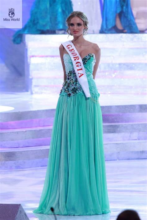 28 Stunning Dresses From Miss World 2013