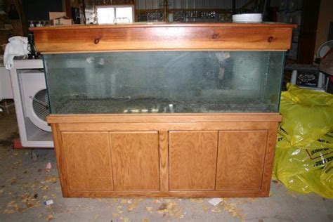 125 gallon fish aquarium tank with stand and cover - (Wenatchee) for Sale in Wenatchee ...