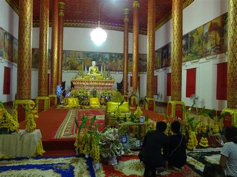 Pha That Luang (Vientiane) - Tripadvisor