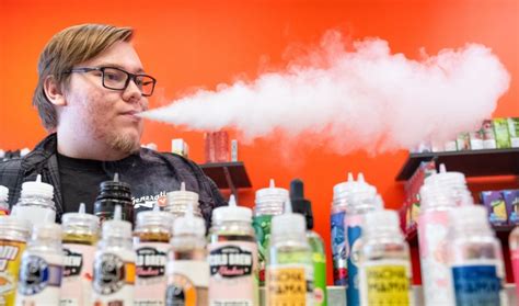 City Hall: Vape shop owner says city should crack down on convenience ...