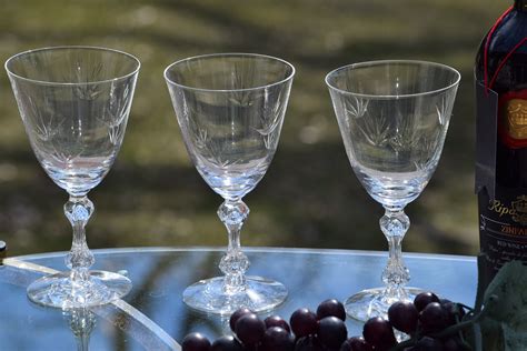 Antique Etched Crystal Wine Glasses - Glass Designs