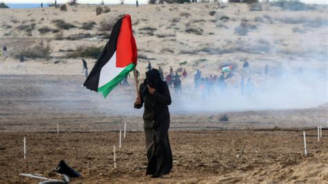 Palestinian teenager dies of wounds on Gaza border protest