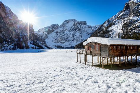 Der Pragser Wildsee in den Dolomiten - TOP im Winter & Sommer