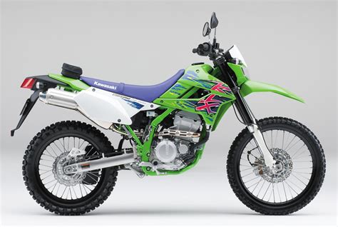 Review of Kawasaki KLX250 Final Edition 2018: pictures, live photos ...