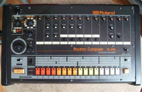 Free Roland 808 Drum Kit ( 227 Drum Samples )