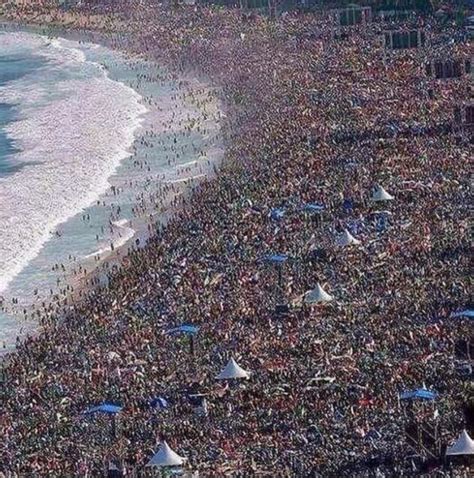 Chinese beach... if you lose your kid in here, you'd better make a new one... - 9GAG