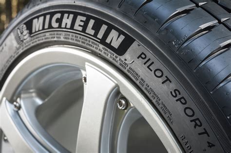 237-01-Michelin-Pilot-Sport-4 - Michelin