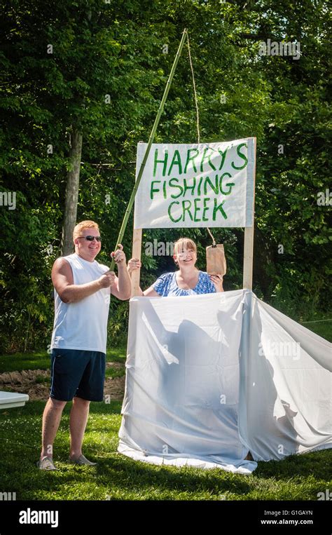 Family picnic game Stock Photo - Alamy