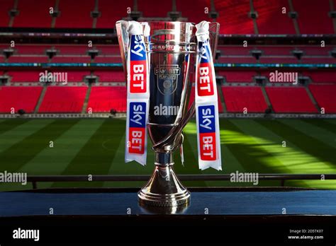 Efl Championship Trophy High Resolution Stock Photography and Images ...