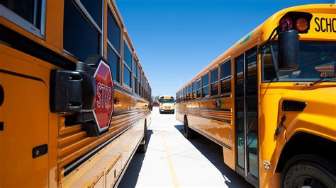 Texas bus laws: When you can and can't pass a school bus | kvue.com