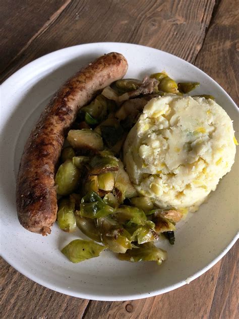 Belgian stoemp with leek #dinner #stoemp #mashedpotatoes #sausage #healthy #paleo Leeks, Belgian ...