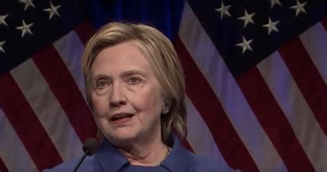 Everyone Is Talking About Hillary Clinton's Makeup-Free Look