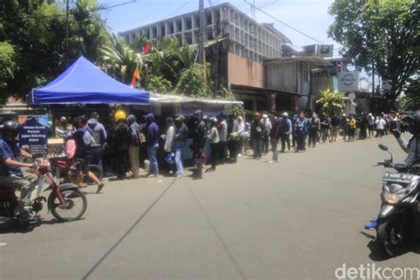 Viral Odading Mang Oleh, Warga Rela Antre Berjam-jam di Bandung