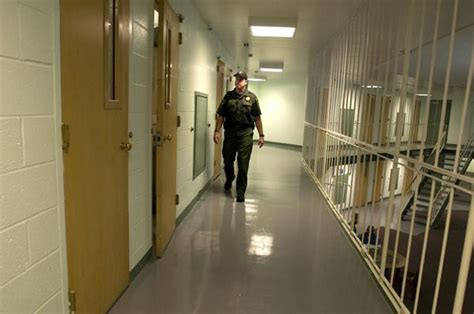 Multnomah County jails review report notes issues with staffing, inmate ...