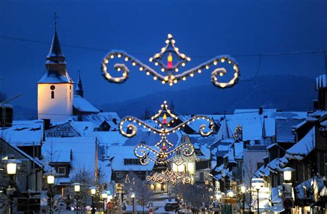 Travel: Christmas Lights Around the World!