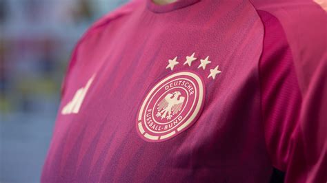 Eine verpasste Chance: Der DFB-Spot zum pinken EM-Trikot