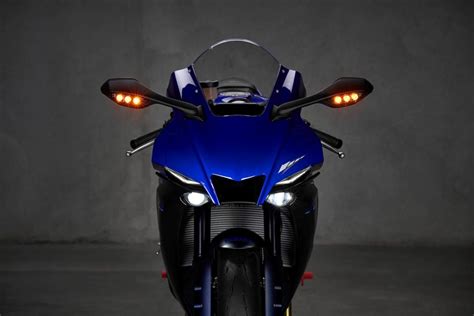 2023 Yamaha YZF-R1 / R1M [Model Overview] | wBW