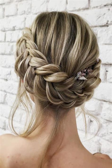 30 Charming and Dazzling Prom Updos for Women – Hottest Haircuts