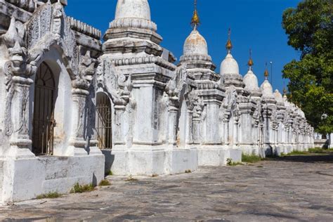 Kuthodaw Pagoda in Mandalay, Myanmar Stock Image - Image of burmese, gold: 122430249