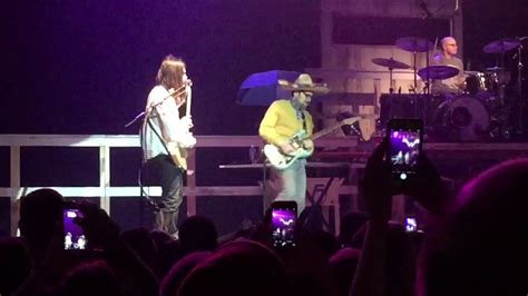 Weezer - Beverly Hills (Live) with extended intro - Bethlehem, PA - Dec. 3, 2016 - YouTube