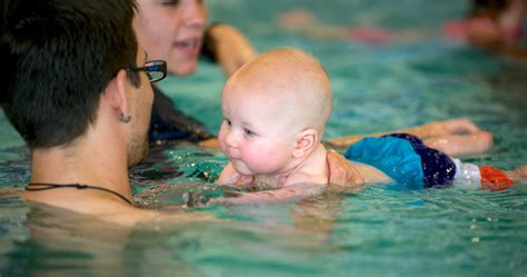 baby_swim_lesson - Sharks & Minnows Swim School