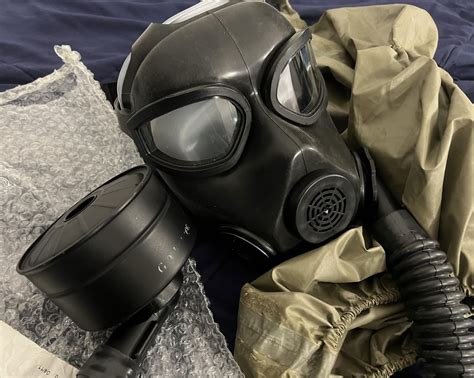 M45 Gas Mask, managed to get it out of the U.S! [NOS, Dated 2006] : r/gasmasks