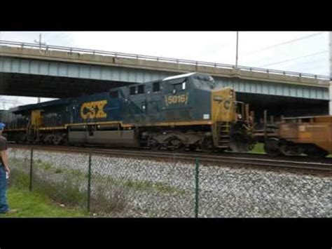 JINGLE BELLS ALL THE WAY Horn Show! & YN3 AC6000CW - CSX 60MPH West ...