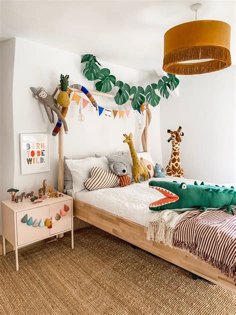 Fun Animal Safari Themed Room | Scandi kids room, Toddler rooms, Safari room