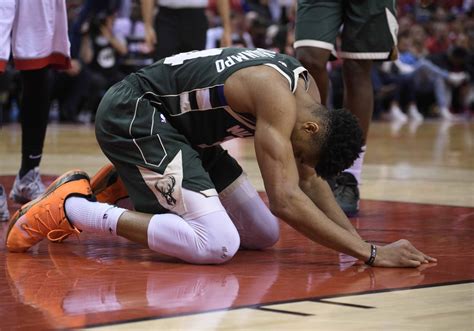 Giannis Antetokounmpo's Current Injury Status For Bucks-Pistons Game ...