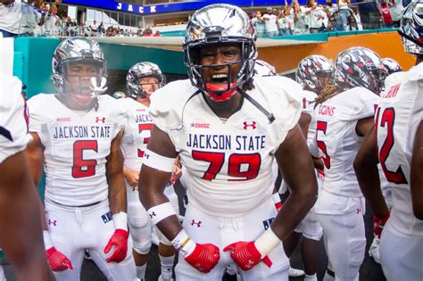 Jackson State Football Holds Epic Freestyle Battle After Practice (Video)