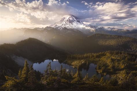 Mt Rainier at Sunrise : r/MostBeautiful