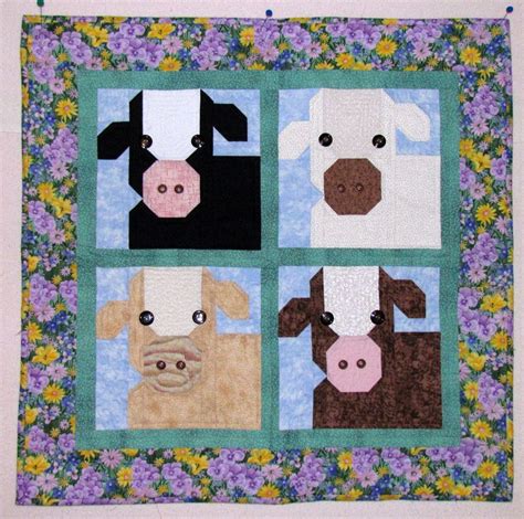 Pin by Jennifer Huebner on Sew Me | Animal quilts, Barn quilt designs, Farm quilt