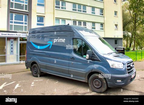 amazon logo on side of delivery van Stock Photo - Alamy