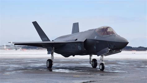 Japan Finds Wreckage From F-35 Fighter Jet, but Pilot Is Still Missing ...