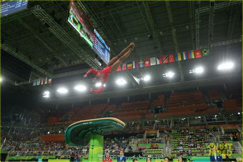 Simone Biles Wins Gold Medal In Vault at Rio Olympics! | Photo 1010284 ...