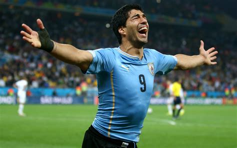 Wallpaper : Uruguay, Luis Suarez, kick, football player, sports ...