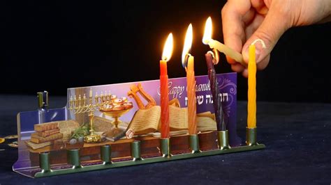 How To Light the Chanukah Candles - YouTube