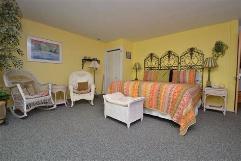 Lodging Downtown Ann Arbor Campus B&B Inn, Boutique Hotel with free on-site covered parking ...