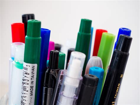 Pens, Pencils, And Markers - Free Stock Photo - FOCA Stock