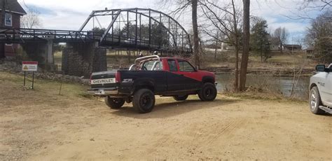 Here's my gmt400, It's a 93 Silverado with an Nv4500, a 94 front end, 6 ...