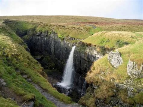 13 Of The Best Yorkshire Dales Waterfalls To Visit