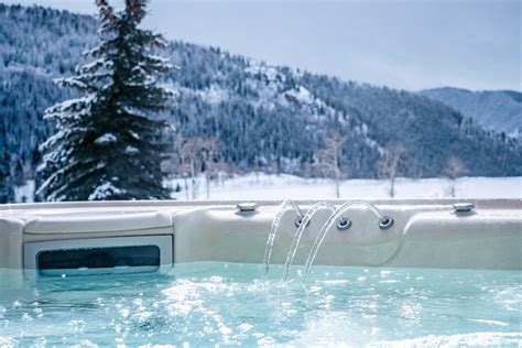 Five ways to guard your hot tub from the harsh winter weather - Oregon Hot Tub