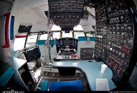 View of this large cockpit from the position of the flight engineer.. F-BTGV. Aero-Spacelines ...