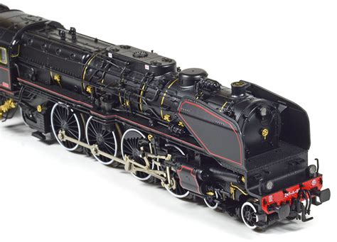 A Star is Born: Trix SNCF class 241-A Steam Locomotive in HO Scale - Model Railroad News