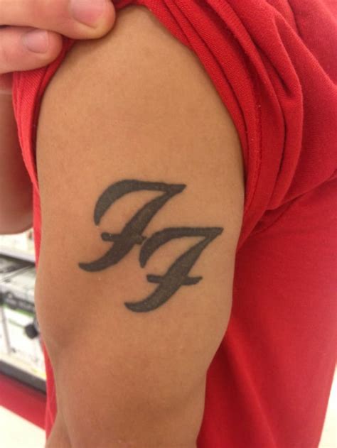 My friend's awesome Foo Fighter tattoo! Thought I would share with you guys. : Foofighters