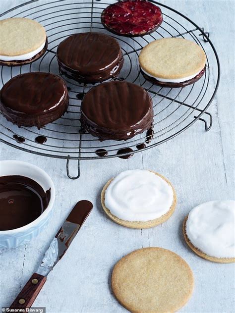 Great British Bake Off special: Wagon wheel biscuits | Wagon wheel biscuit, British baking ...
