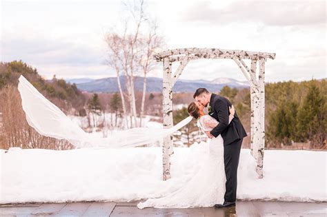 Elegant Winter Wedding | New Hampshire wedding photographer