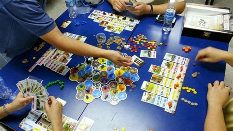 Los mejores Juegos de Mesa para Una Persona 🙋‍♂️